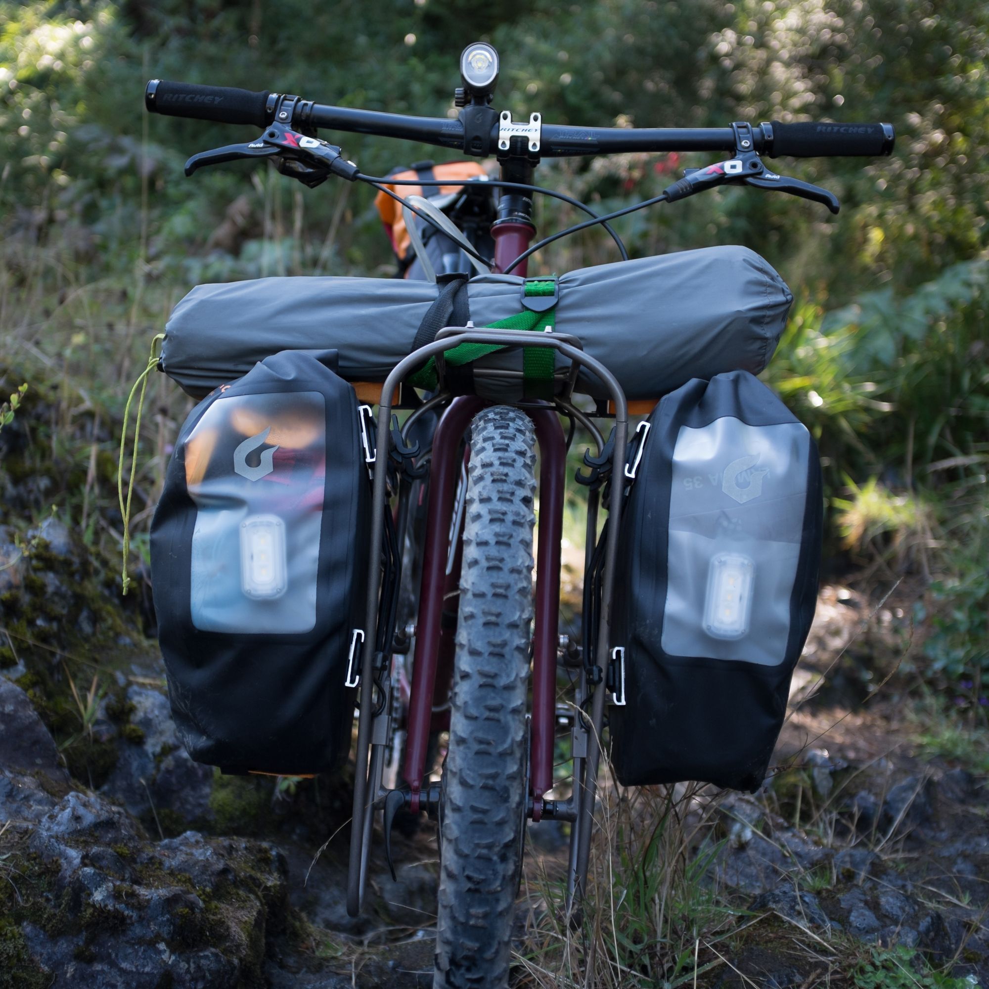 Outpost Front World Touring Rack Blackburn