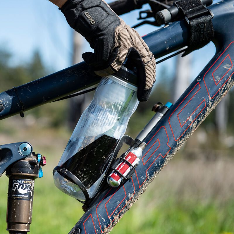 Clutch Carbon Side-Entry Bottle Cage