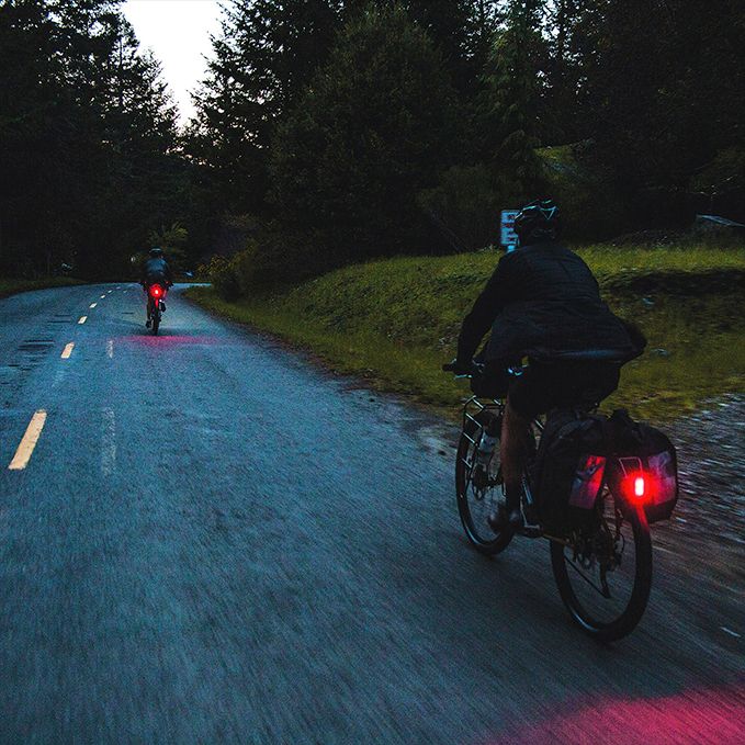 Local 75 Front + Local 20 Rear Light Set Specs
